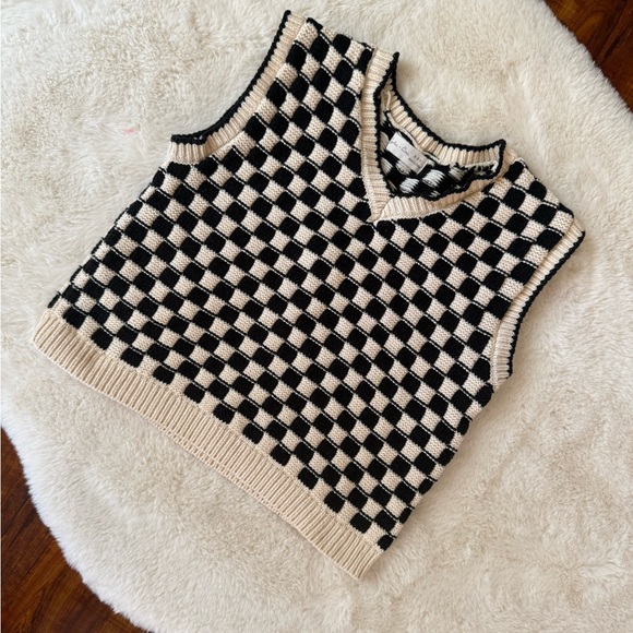 Rylee + Cru Black and Cream Checkered Sweater Vest 8-9y - Picture 2 of 3